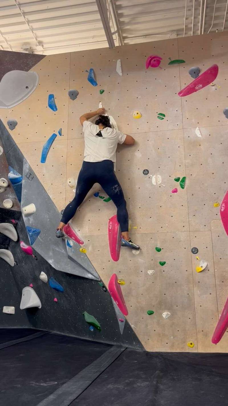 White v6, Hogtown Boulders - Beta Video from yoonbear
