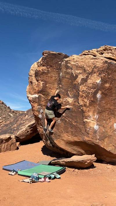 Cornered v0, Moe's Valley - Beta Video from lexgoclimb
