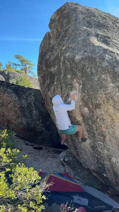 Shark Hole v9, Lake Tahoe - Beta Video from austinclimbsweird