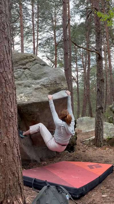 Le Toit Triangulaire v3, Fontainebleau - Beta Video from kaylaopall