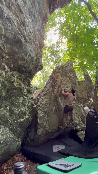 Men are from Moores v3, Moore's Wall - Beta Video from Lybenitez