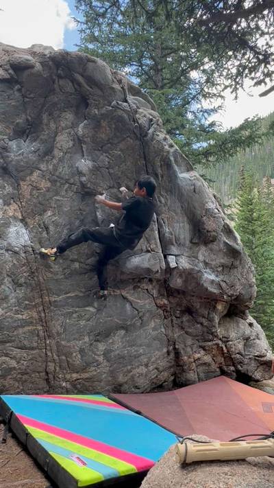 Chalk Block v1, Guanella Pass - Beta Video from RyoClimber