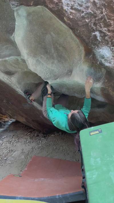 Lobster Claw v5, Hueco Tanks - Beta Video from LittleBetaBird