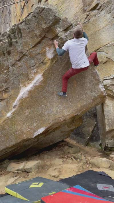Ab Lounge v9, Cowell - Beta Video from a.a.ron