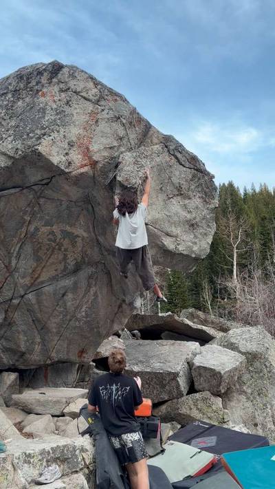 Prowler v6, Little Cottonwood Canyon - Beta Video from emi.climbs