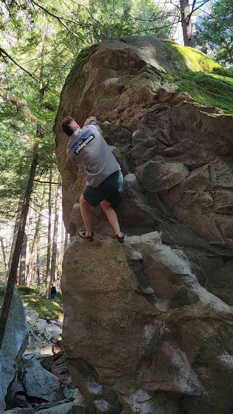 Paralyzing v4, Squamish - Beta Video from CarsonClimbs