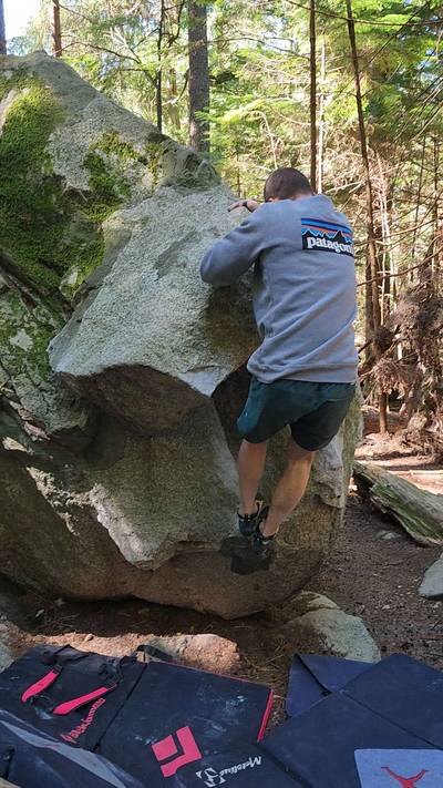 Excavator v4, Squamish - Beta Video from CarsonClimbs