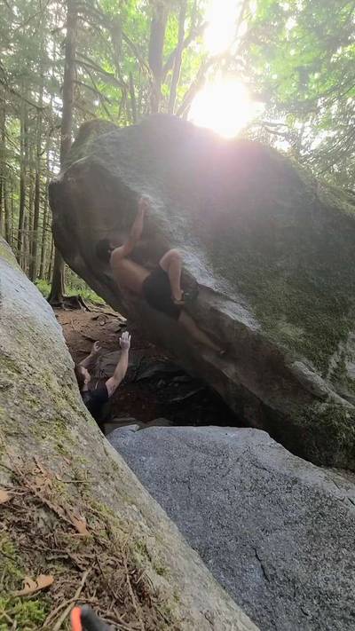 Chicken Lips and Assholes v6, Squamish - Beta Video from Erock_climber