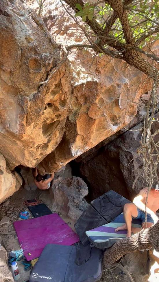 bottoms up v7, Hueco Tanks - Beta Video from chibaso