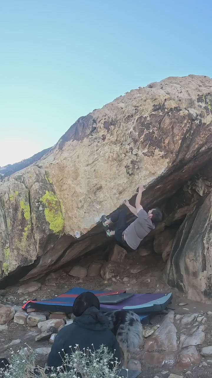 Monkey Bar Right v6 Kraft, Red Rock Bouldering Watch Beta Videos