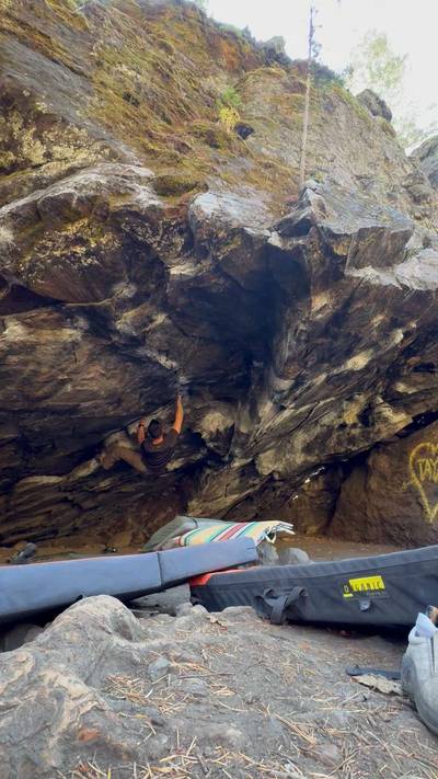 Schist Cave Left v9, Leavenworth - Beta Video from mike.cuts.feet