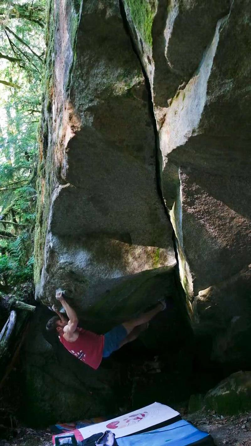 Little Bird du Fond v12, Squamish - Beta Video from jakescharfman