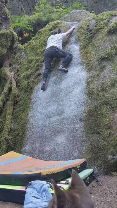 Nadia's Slab v1, Squamish - Beta Video from huik