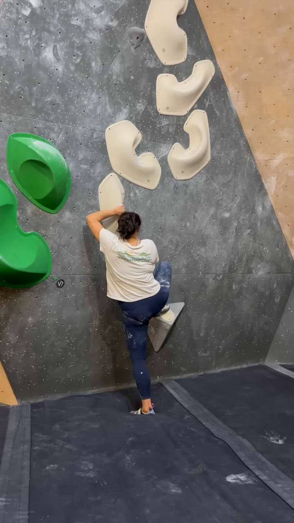 White v3, Hogtown Boulders - Beta Video from yoonbear