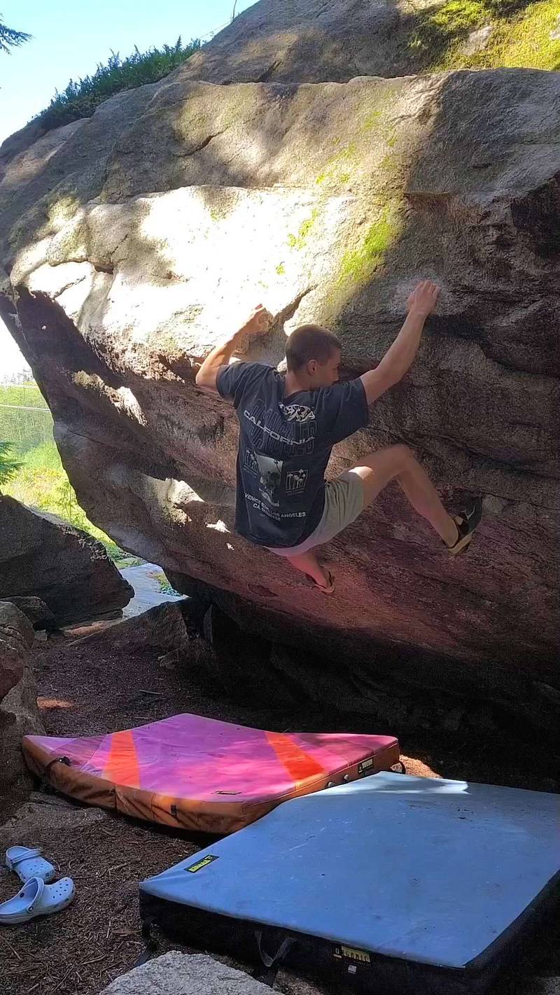 King Swing Low v10, Squamish - Beta Video from Mishanya