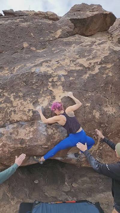 Girls of Texas v5, Hueco Tanks - Beta Video from climbthatdee
