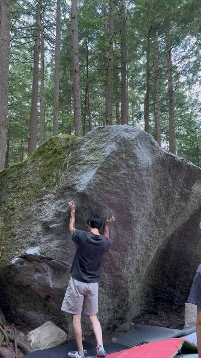 Titanic Lunge v4, Squamish - Beta Video from climb_ryan