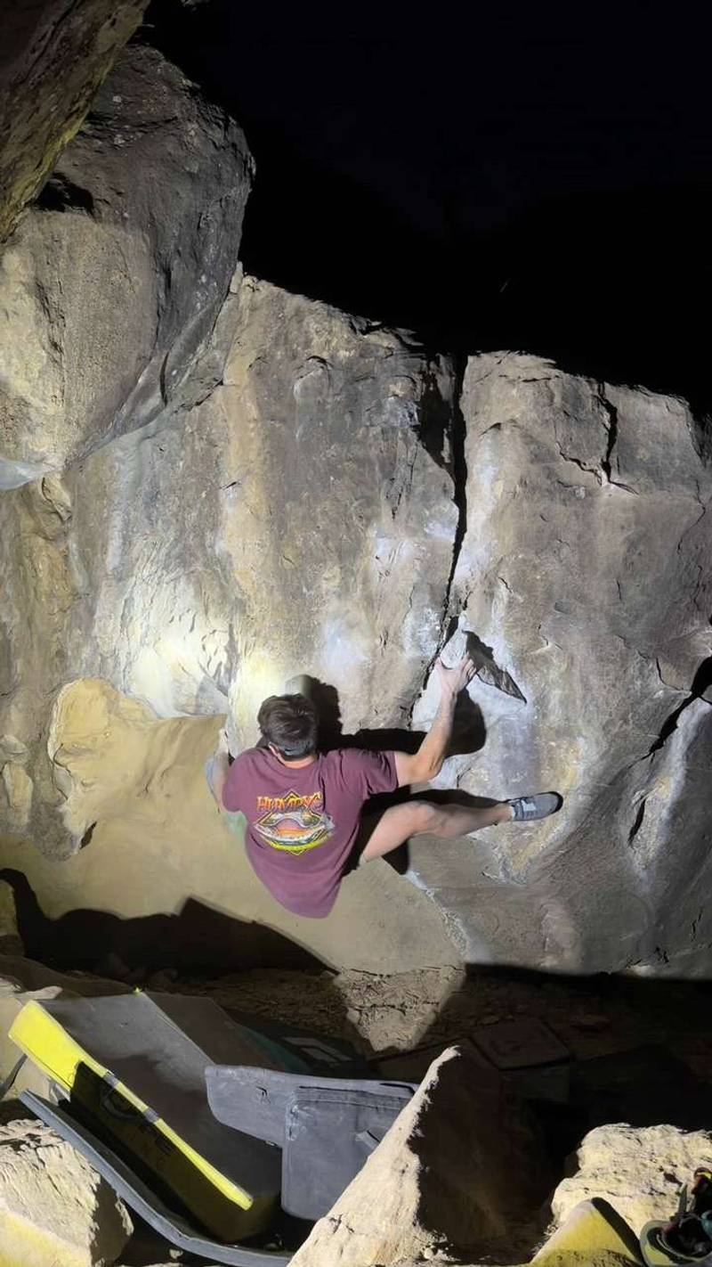 Electric Fence (left) v7, Joe's Valley - Beta Video from slapthesloper