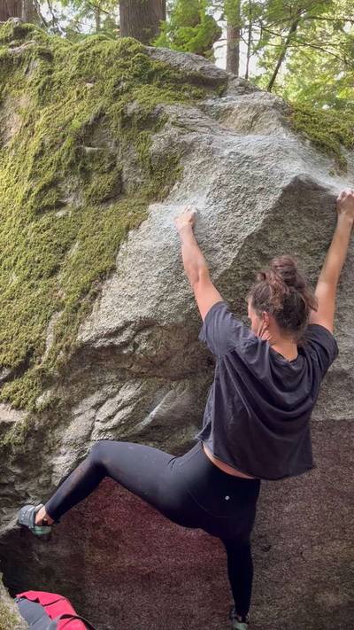 Honeybee Humpfest v3, Squamish - Beta Video from kaitclimbss