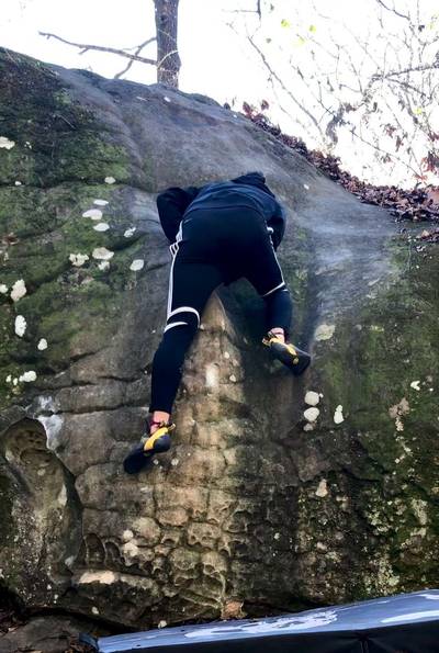 Slippery When Wet v2, Hospital Boulders - Beta Video from FallingSolo