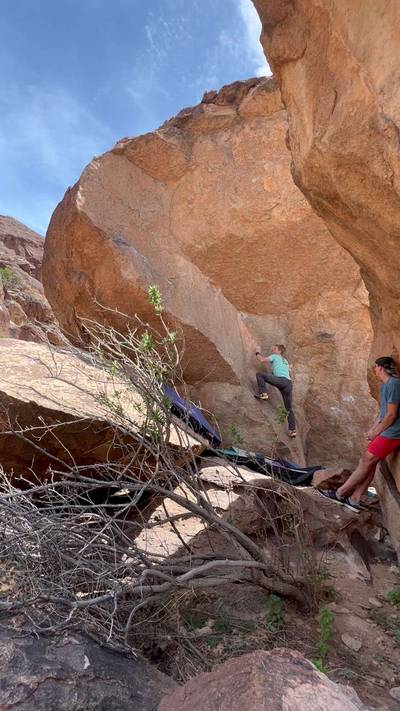 S-Curve v6, Hueco Tanks - Beta Video from brenner.rauch