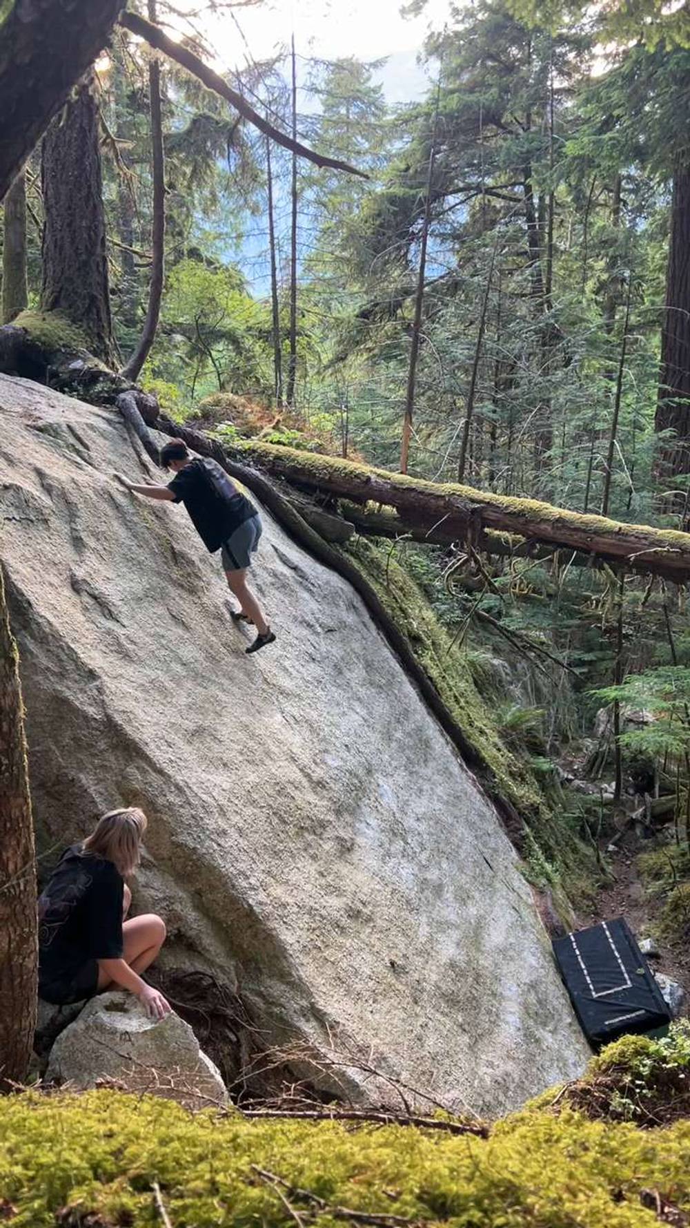 Under One Roof v0, Squamish - Beta Video from lexgoclimb