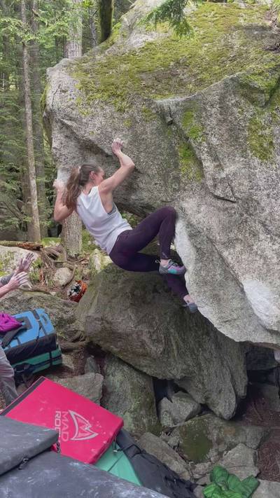 Worm World Cave v9, Squamish - Beta Video from Bonzilla