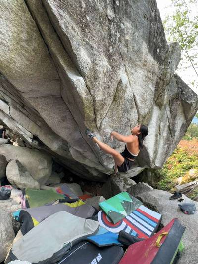North Ridge Mini v10, Squamish - Beta Video from ZoeBeau