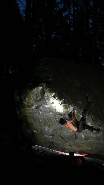 Golden Power Shower v7, North Bend - Beta Video from cc.climbs.rocks