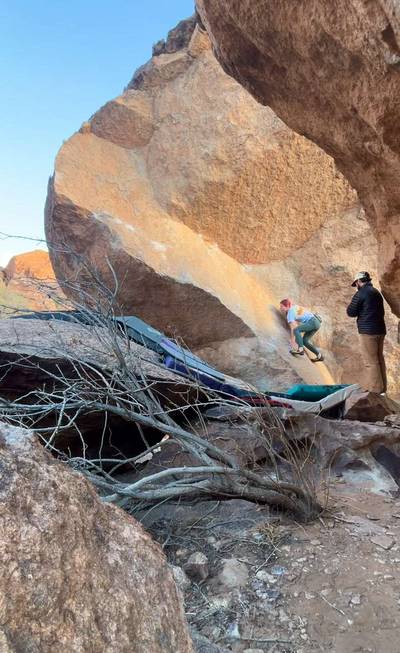 S-Curve v6, Hueco Tanks - Beta Video from JoanieMars