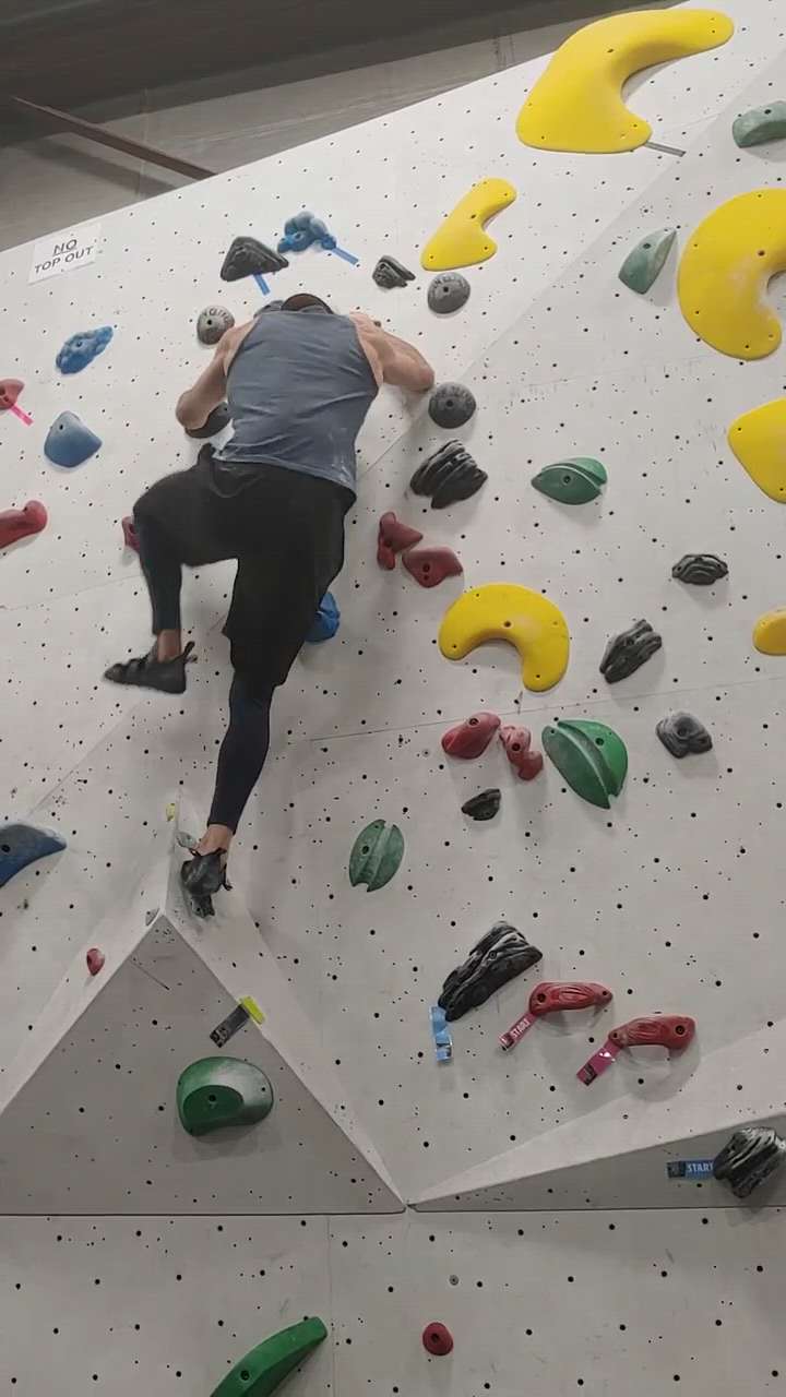 Blue Tag v2 - Hub Climbing Markham Bouldering - Watch Beta Videos