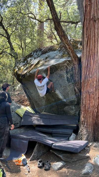 Bear Hug Mantel v4, Yosemite Valley - Beta Video from onassisclimbs