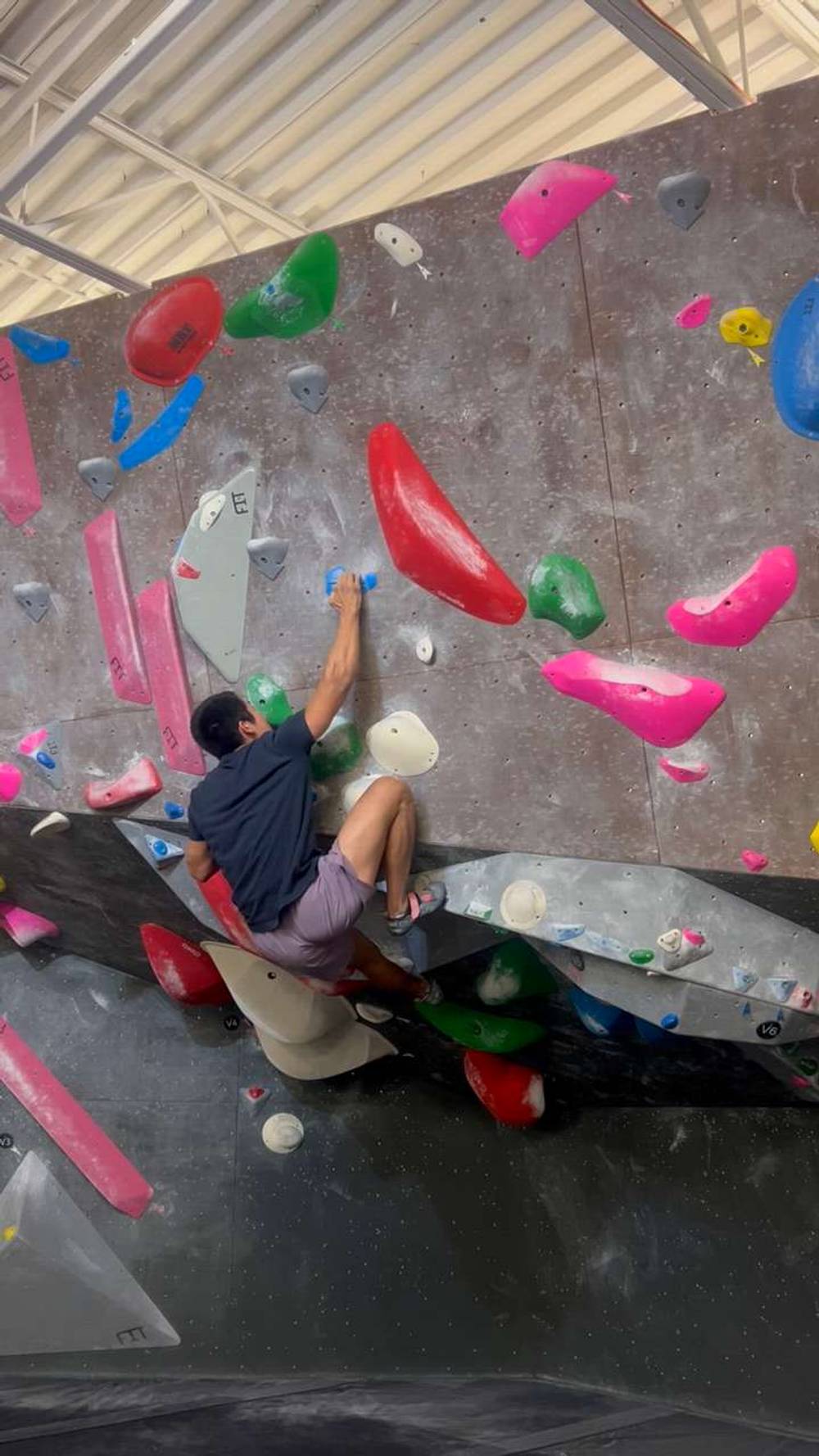 Blue v6, Hogtown Boulders - Beta Video from ledami