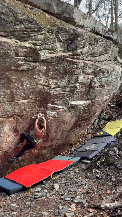 Wild Ape v8, Dayton pocket - Beta Video from climbing.camille
