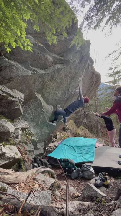 Obesity Direct v8, Gold Bar - Beta Video from 99bouldering