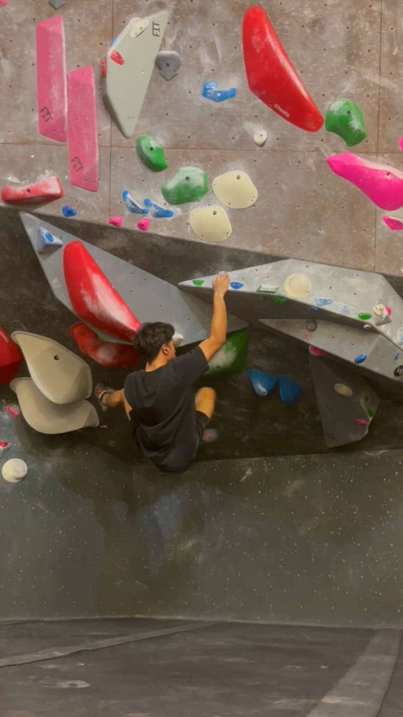 White v5, Hogtown Boulders - Beta Video from Applle