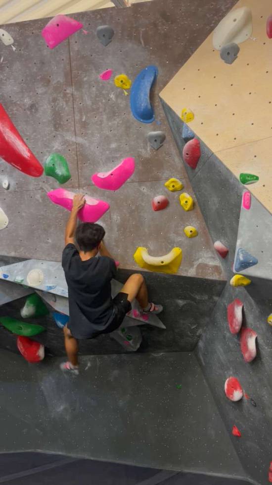 Pink v5, Hogtown Boulders - Beta Video from Applle