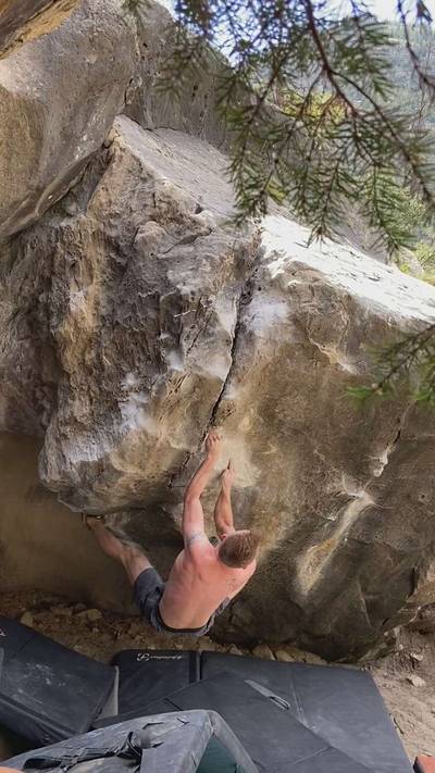 Electric Fence (right) v7, Joe's Valley - Beta Video from bolts.and.holds