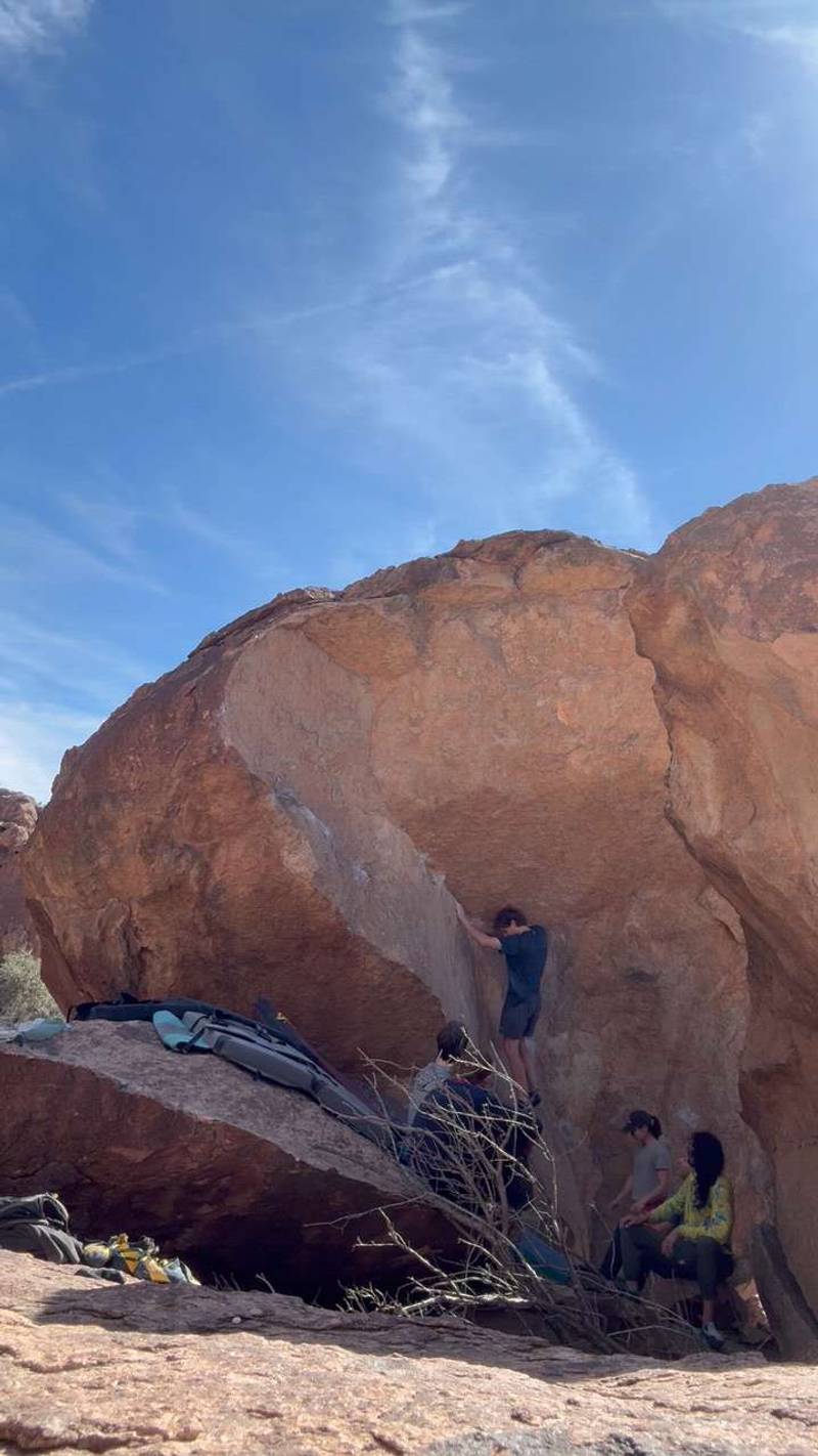 S-Curve v6, Hueco Tanks - Beta Video from SomalianBear
