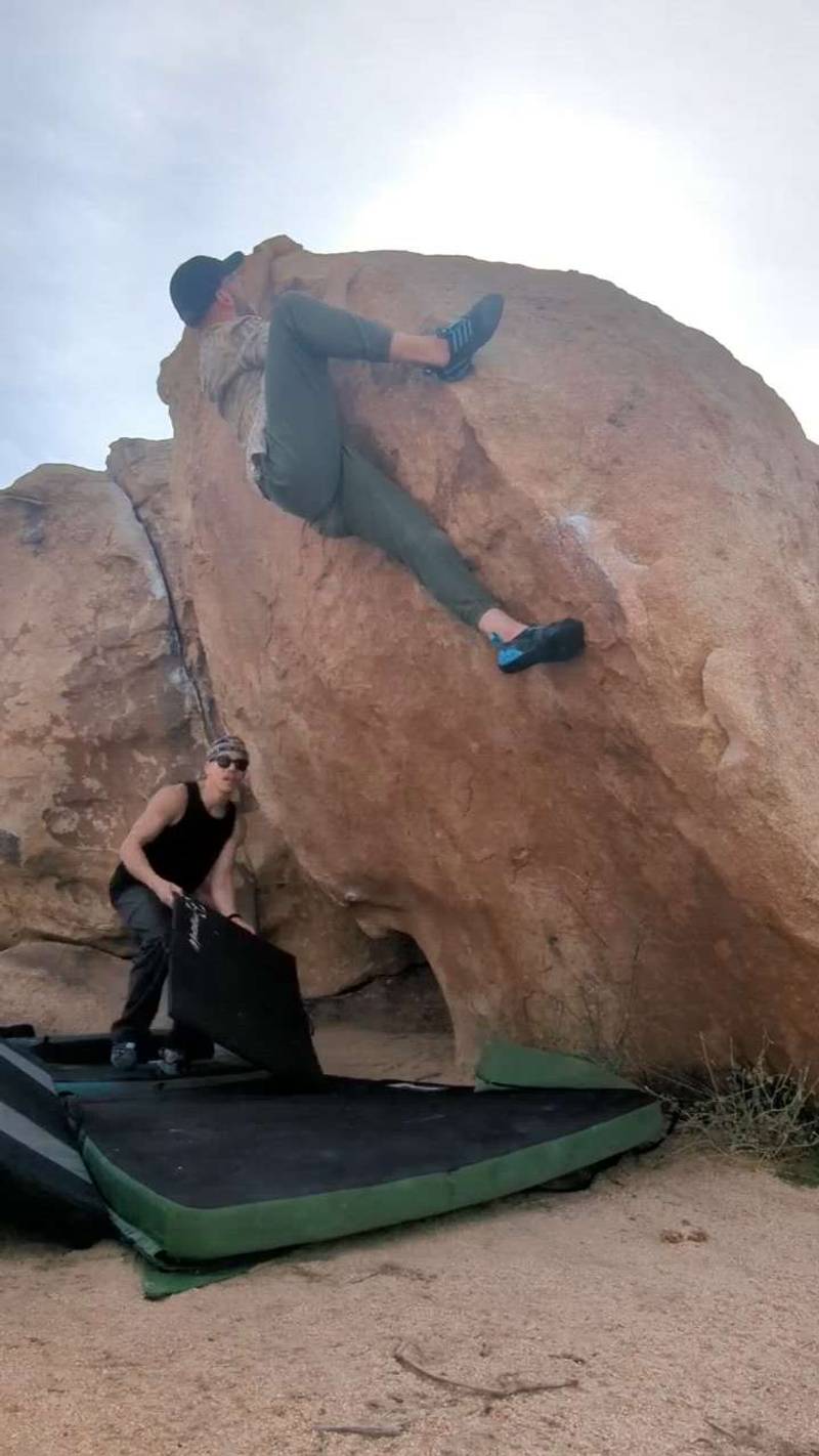 Right Arete v1, Joshua Tree - Beta Video from jay.jillard
