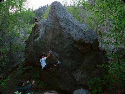 Kobra Khan v9, Leavenworth - Beta Video from onassisclimbs