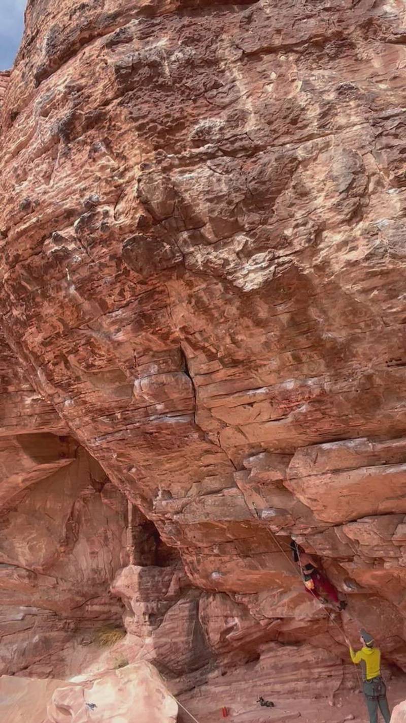 Steep Thrills 5.12a, Red Rock - Beta Video from liyuan