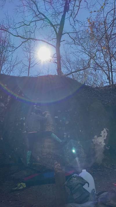 Slippery When Wet v2, Hospital Boulders - Beta Video from btheclimber
