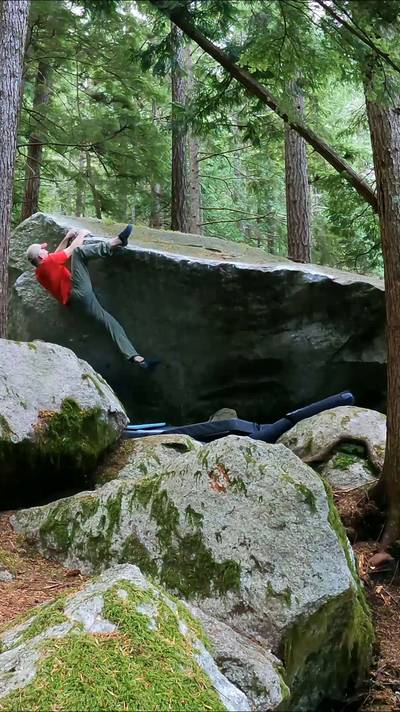 Lip-Smack Traverse v4, Squamish - Beta Video from AllTheV4s