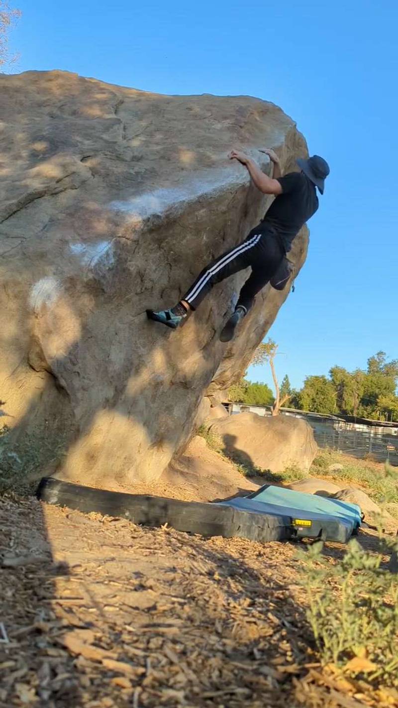 Pile Ups Traverse v2, Stoney Point - Beta Video from j.k0000