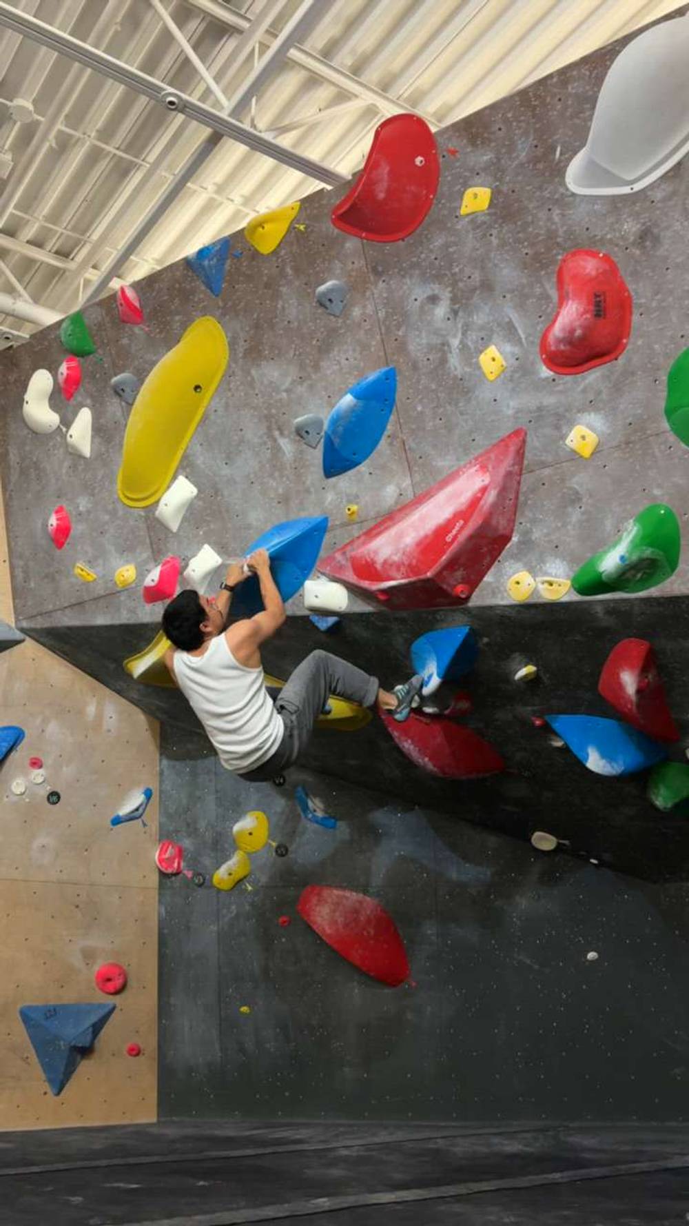Blue v9, Hogtown Boulders - Beta Video from itsMarkus