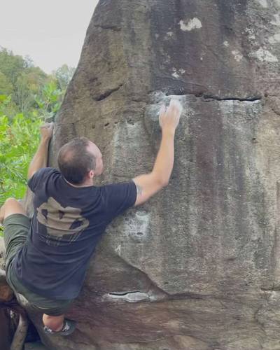 Leaving Las Fayetteville v5, New River Gorge - Beta Video from ianhikeandclimb