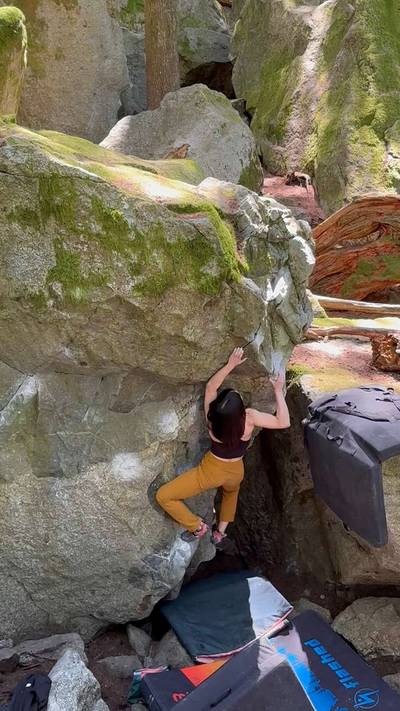 Choss-a-block v2, Squamish - Beta Video from connie.climbthenics