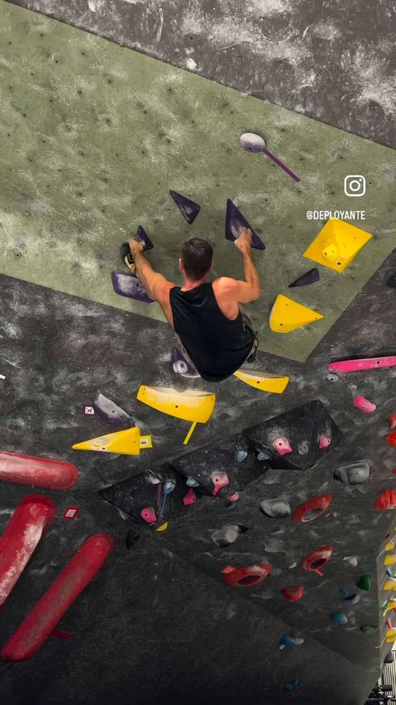 Purple #6, Boulder, Black Rock Bouldering Gym - Beta Video from Deployante