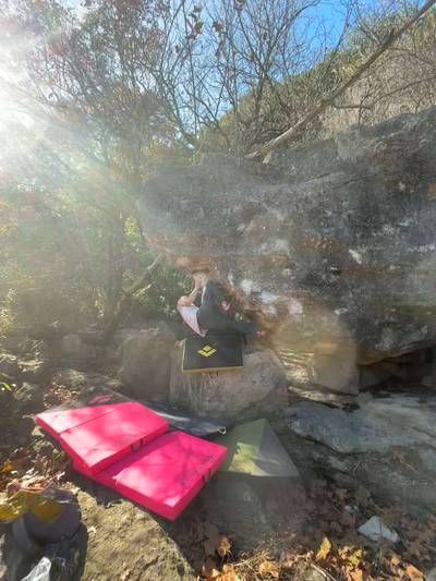 Southeast Arete (AKA WP Arete) v8, Barton Creek Greenbelt - Beta Video from ButterySequoia